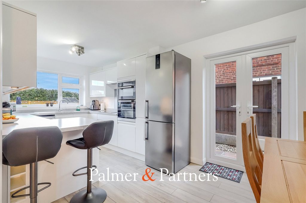 Property photo 3 of 18 Picture No. 17