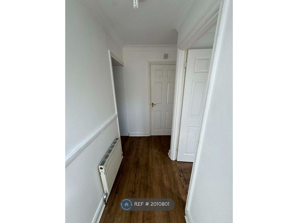 Additional image 5 of 1 bed semi-detached house to rentPlayer Street, Ryde PO33