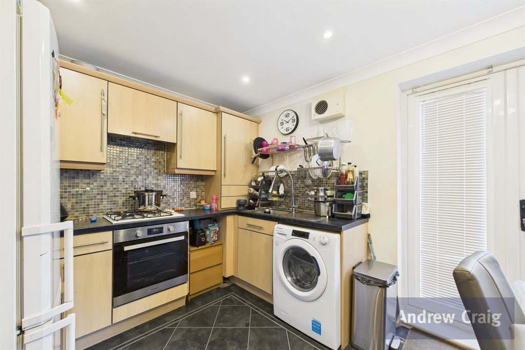 Property photo 3 of 12 Kitchen/Diner