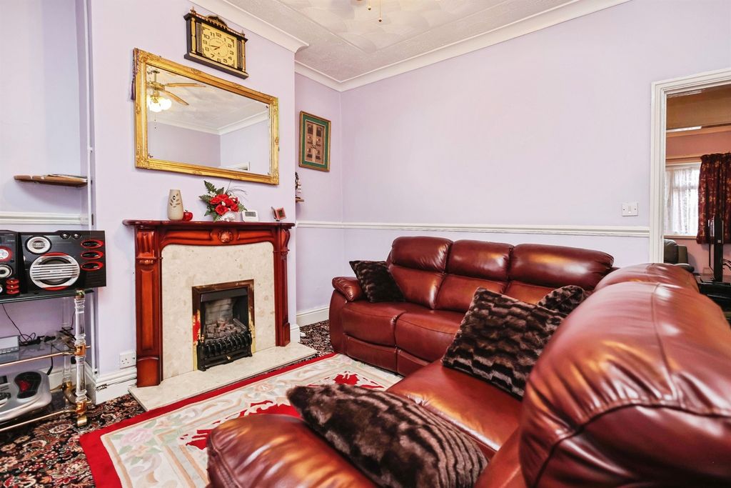 Property photo 2 of 11