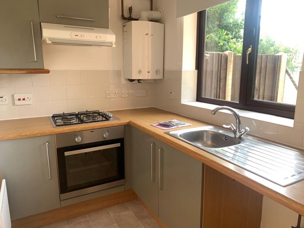 Property photo 2 of 9 Kitchen.Jpg