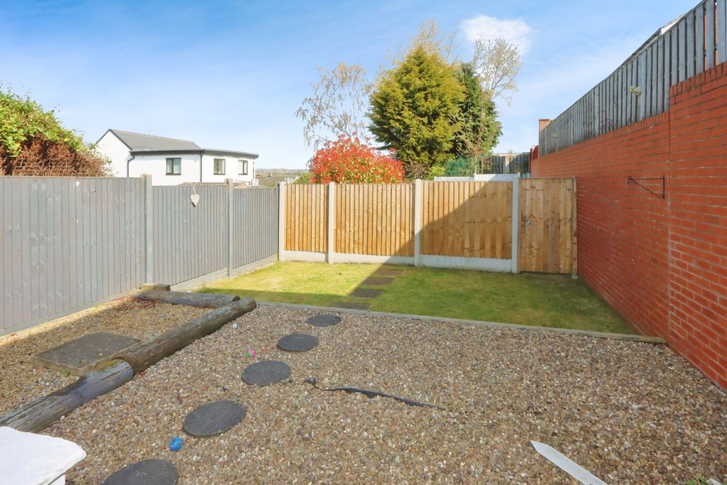Property photo 2 of 17 Photo