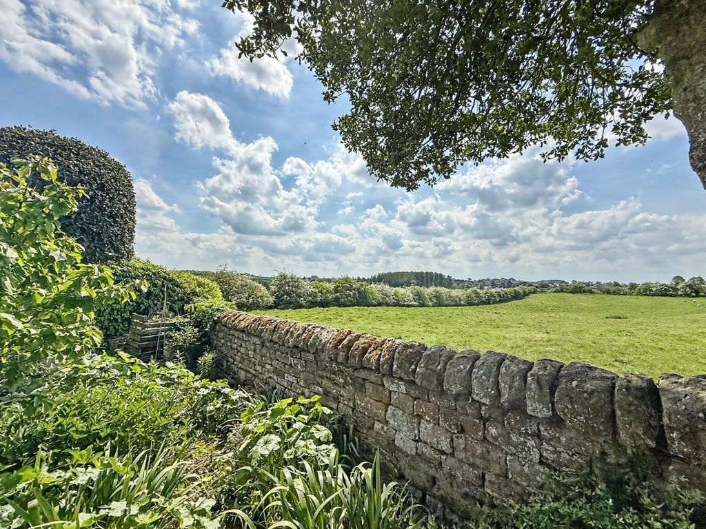 Property photo 3 of 40 4833128