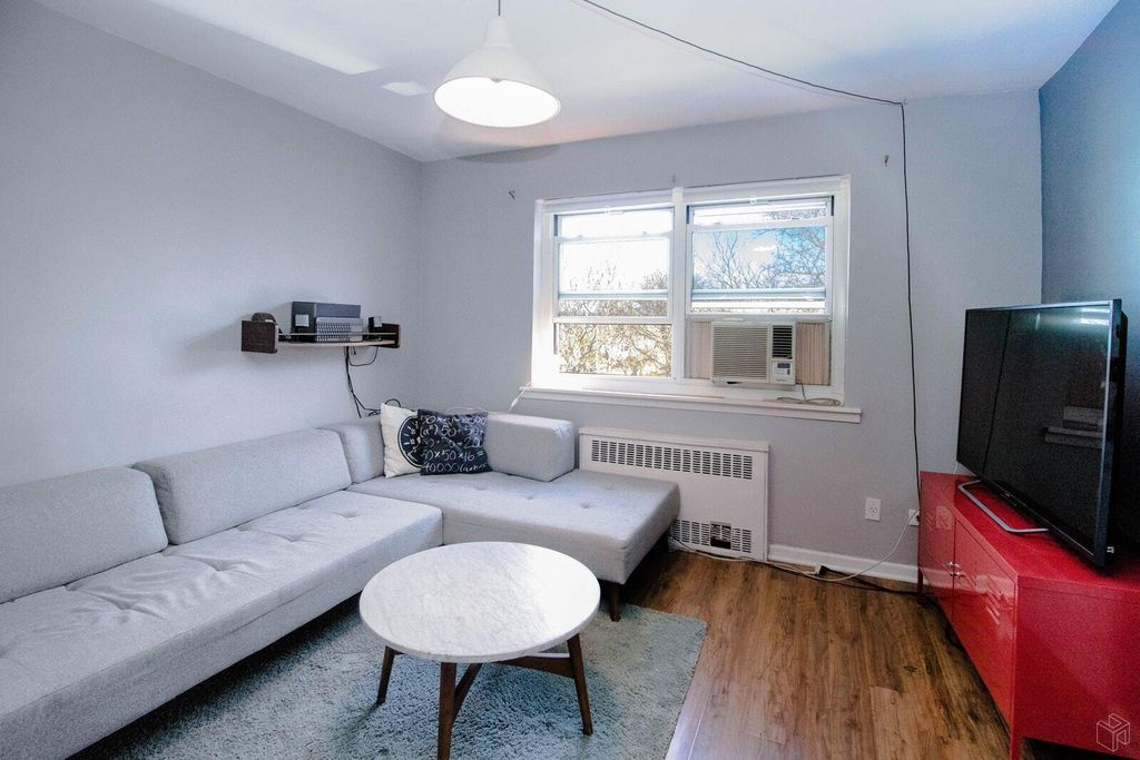 Property photo 3 of 10 <Alttext/>