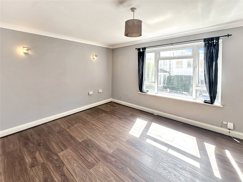 Property photo 1 of 10 Picture No. 20