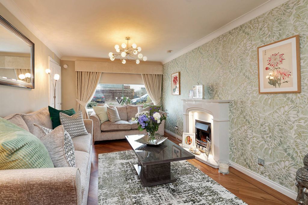 Property photo 2 of 26