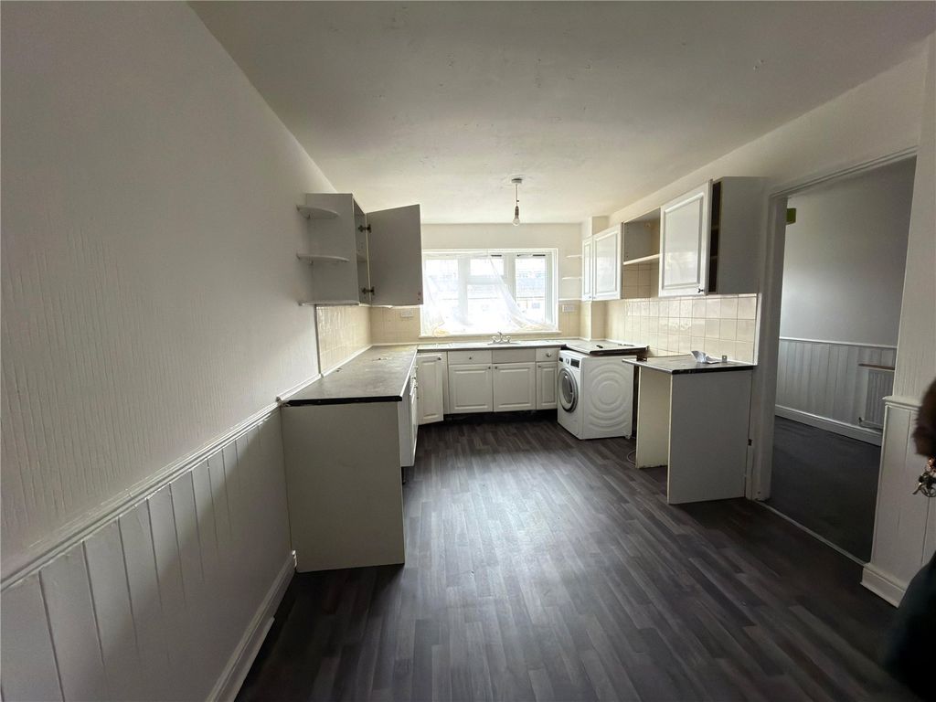 Property photo 3 of 10 Picture No. 04