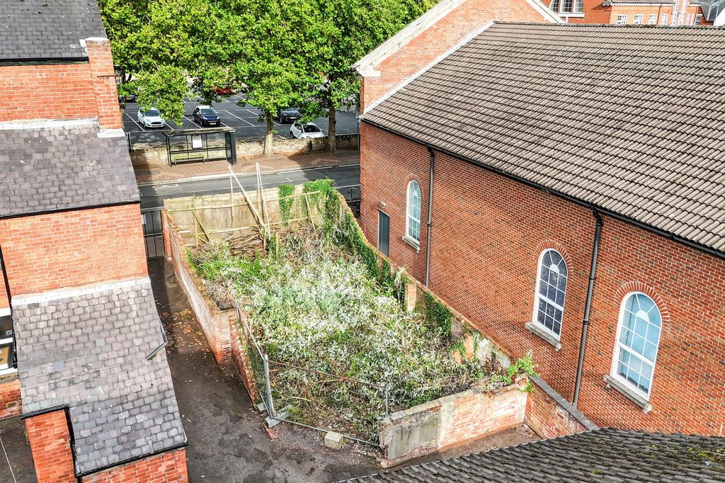 Property photo 1 of 5