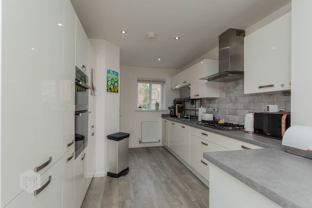 Property photo 3 of 34 Picture No. 39