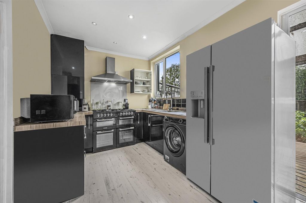 Property photo 2 of 14 Kitchen 1.Jpg