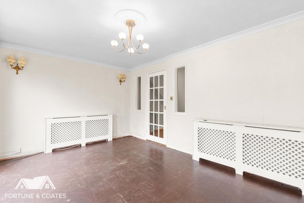 Property photo 2 of 21 Sycamorefield_18.Jpg