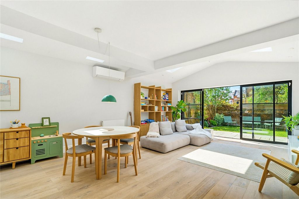 Property photo 1 of 10 Picture No. 14