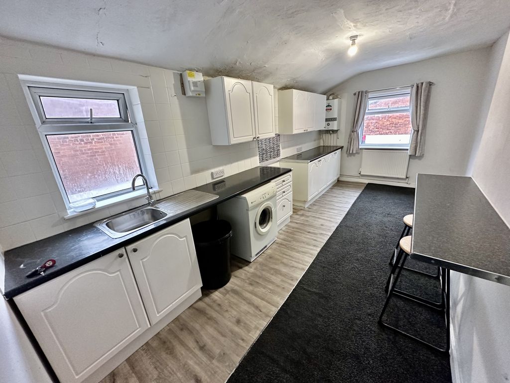 Property photo 1 of 5 Two Bedroom First Floor Flat