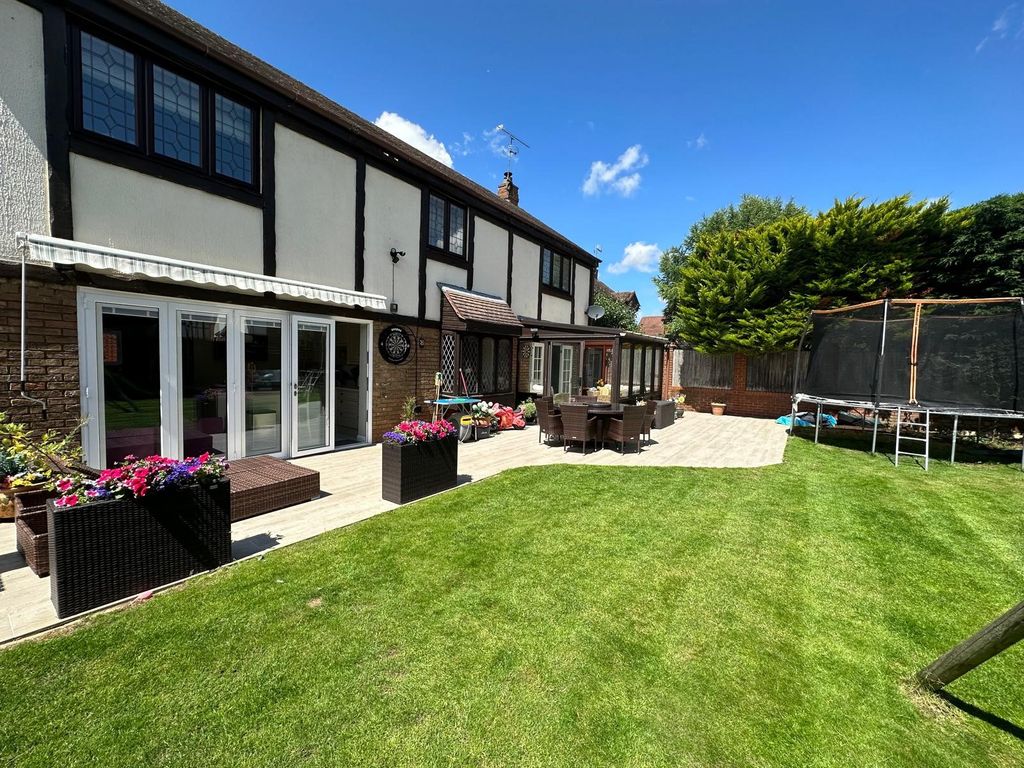 Property photo 2 of 24