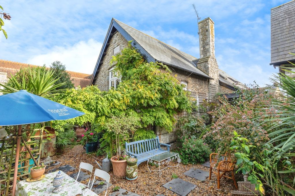 Property photo 1 of 15 Photo