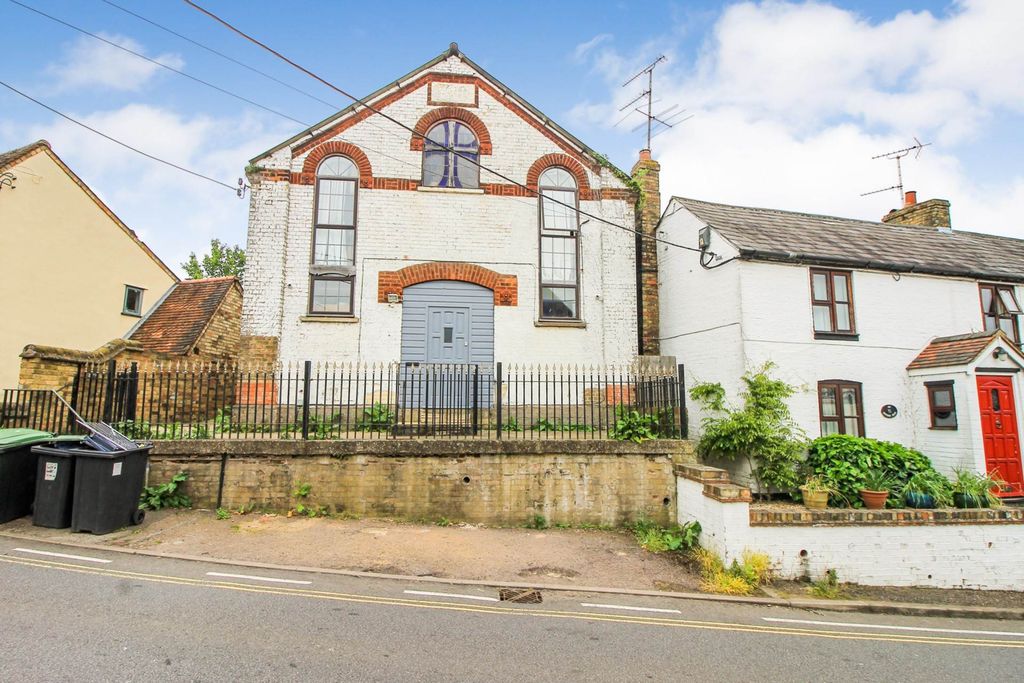 Property photo 1 of 8