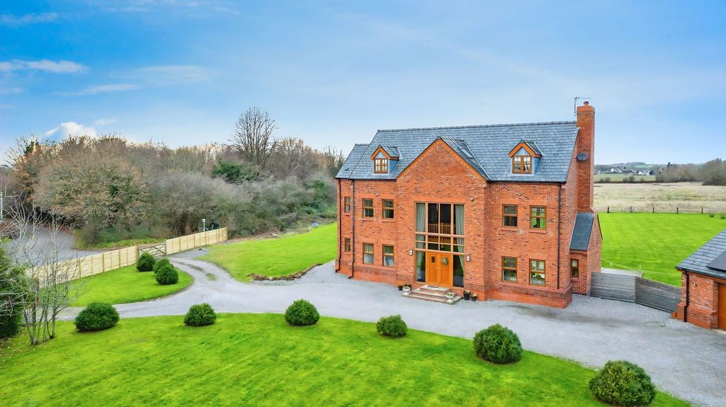 Property photo 1 of 84