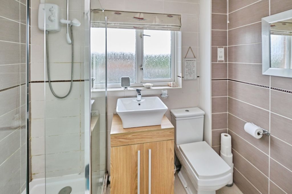 Property photo 2 of 17 Photo