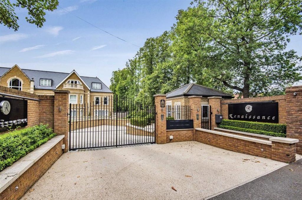 Additional image 20 of 3 bed flat to rentCockfosters Road, Hadley Wood EN4