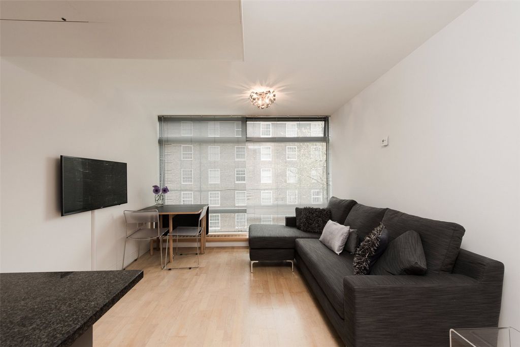 Property photo 2 of 8 Reception Room