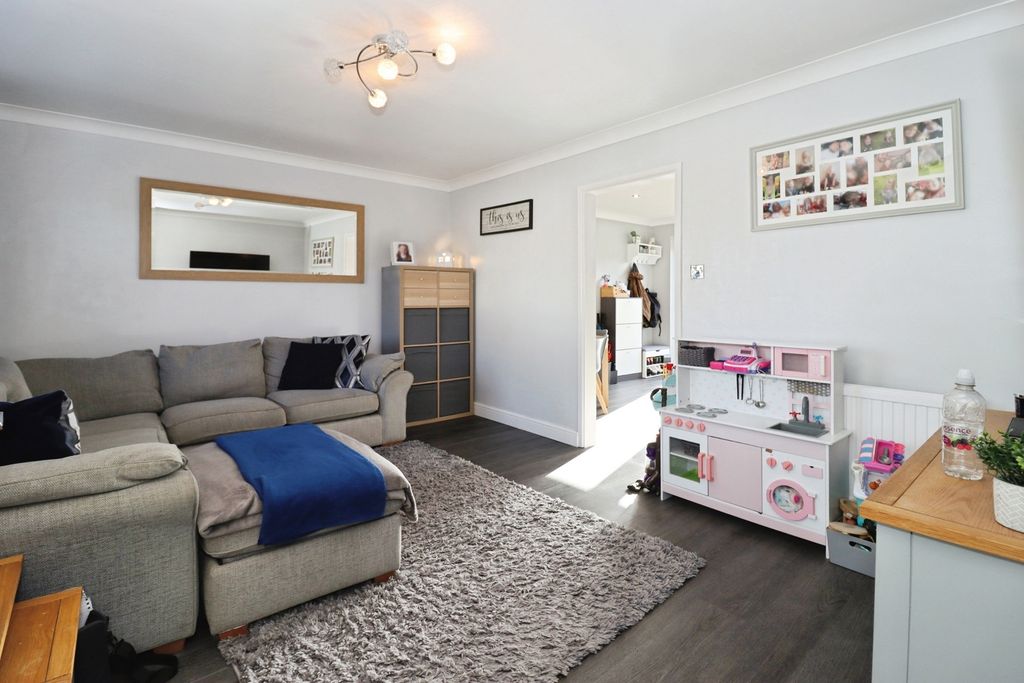 Property photo 2 of 17 Photo