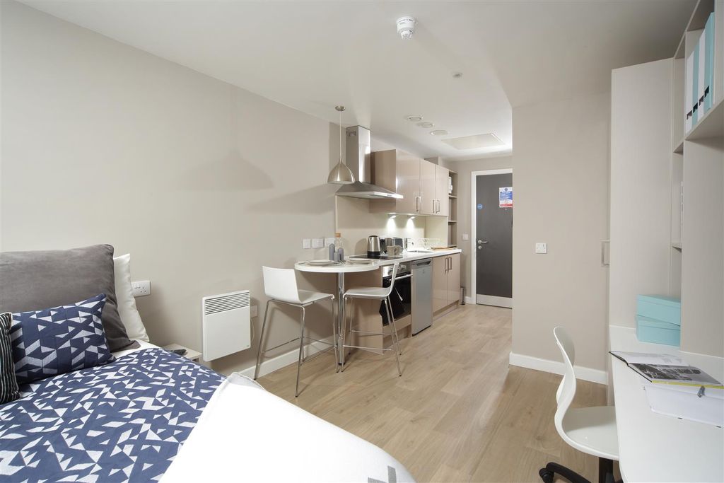 Property photo 1 of 66