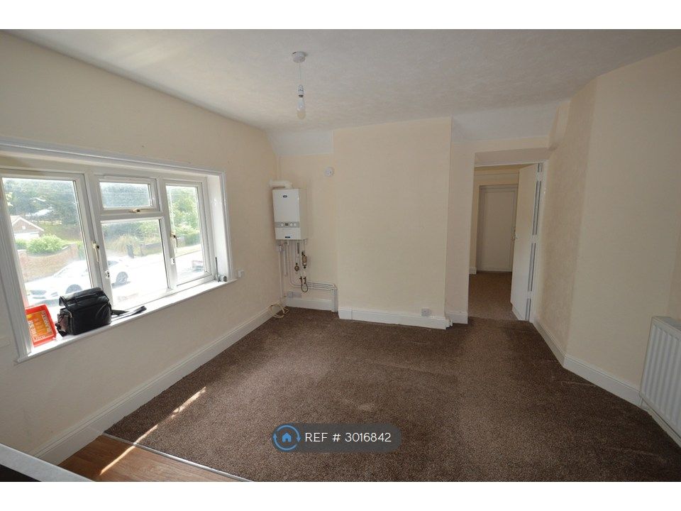 Property photo 3 of 6 Lounge