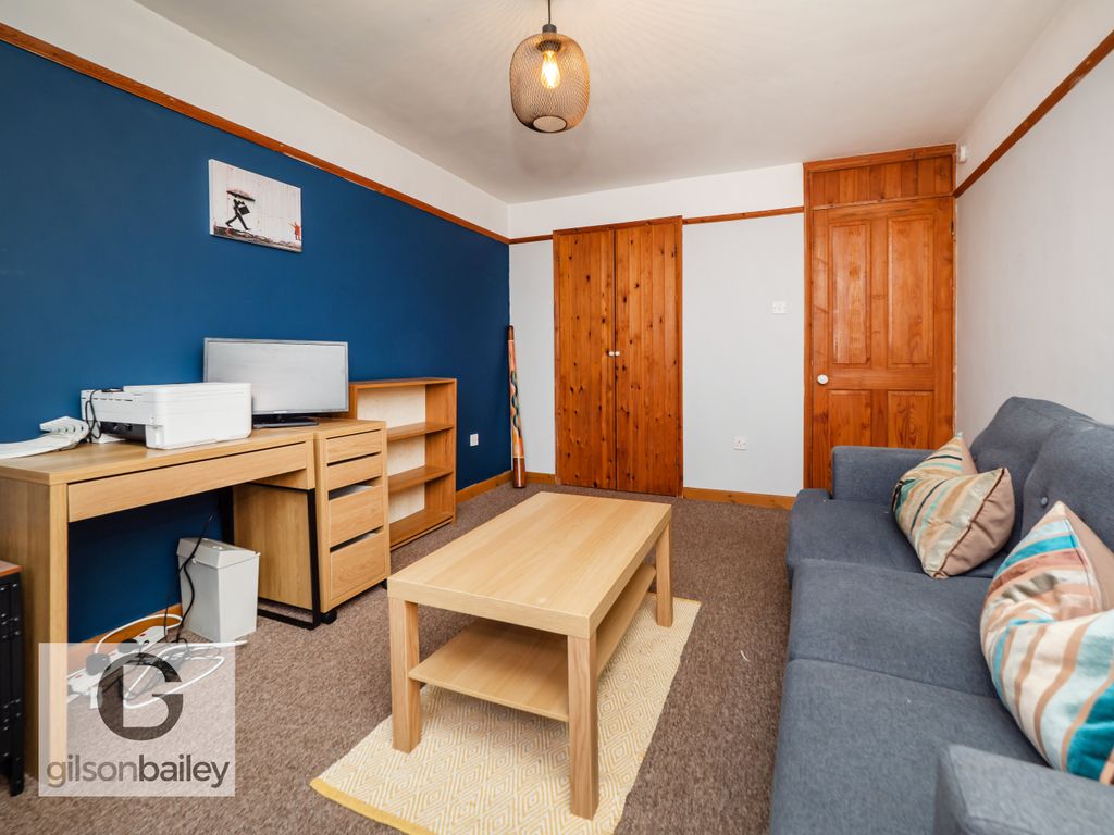 Property photo 3 of 10 19Riverdalecourt-6