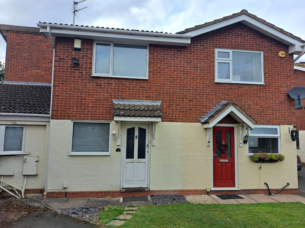Property photo 1 of 12 Spacious 3-Bedroom Family Home For Sale B68