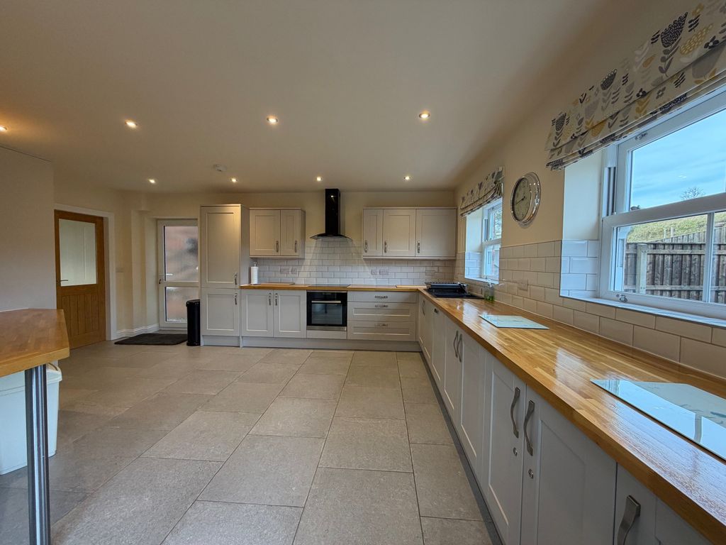 Property photo 3 of 21 Image