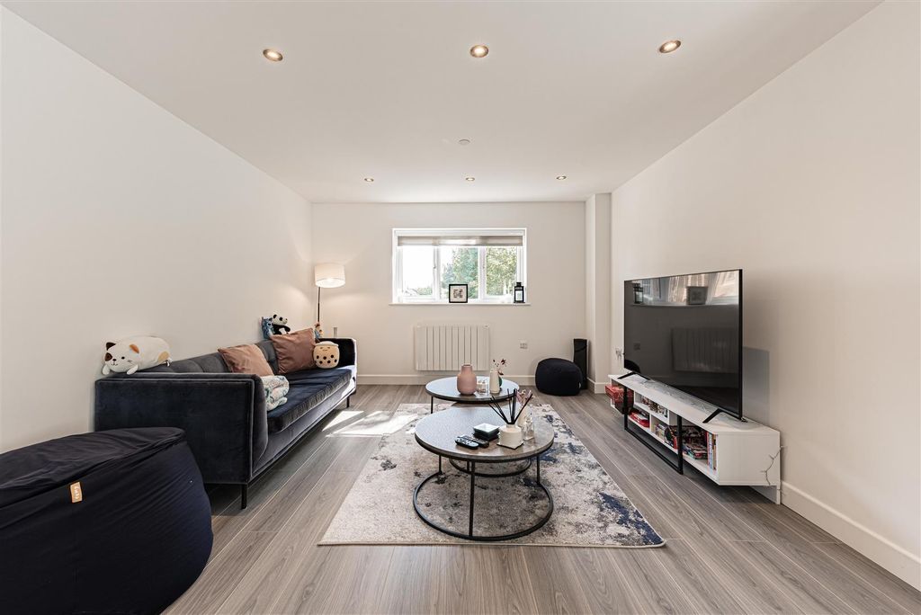Property photo 3 of 26 L J Imaging-9.Jpg