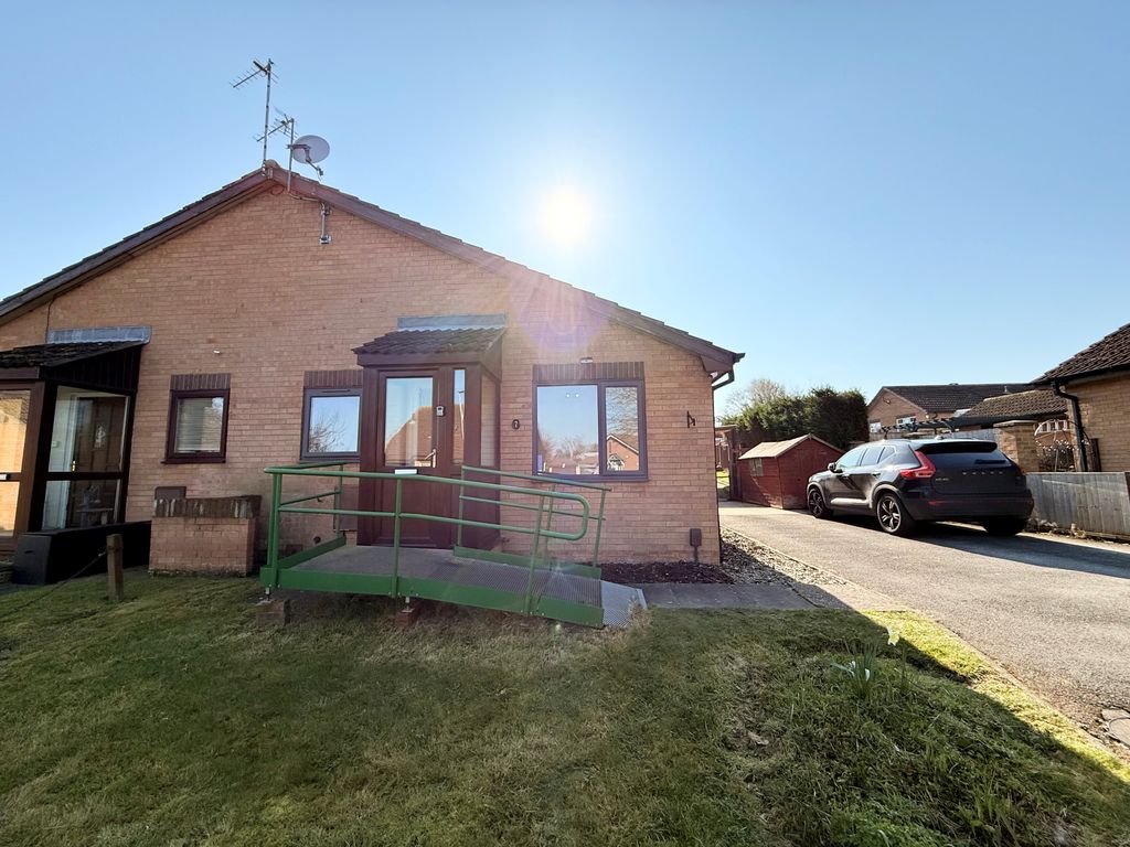 Property photo 1 of 8 Front