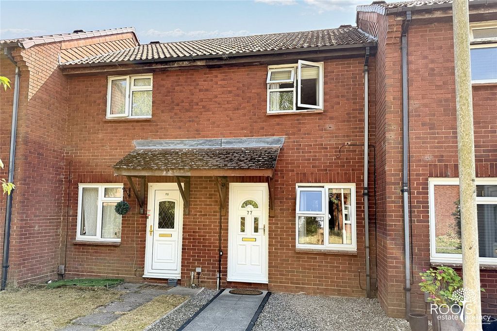 Property photo 1 of 11 Frontage