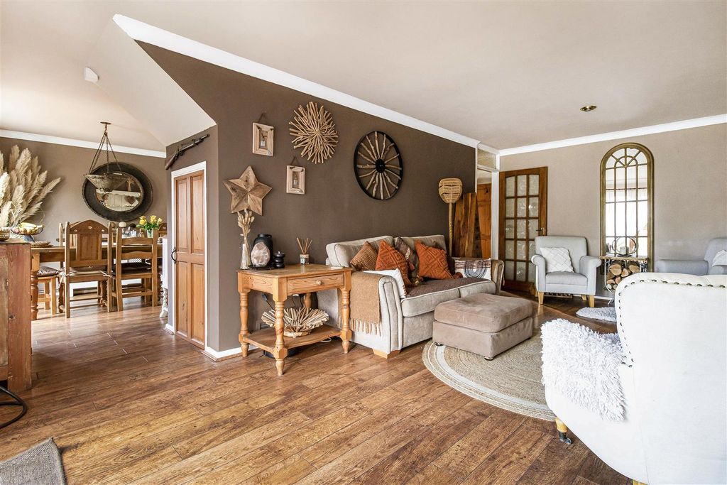 Property photo 3 of 24 17_70797.Jpg