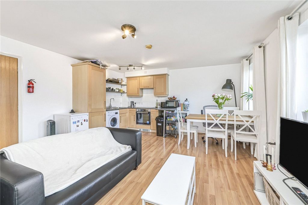 Property photo 3 of 12 Picture No. 01