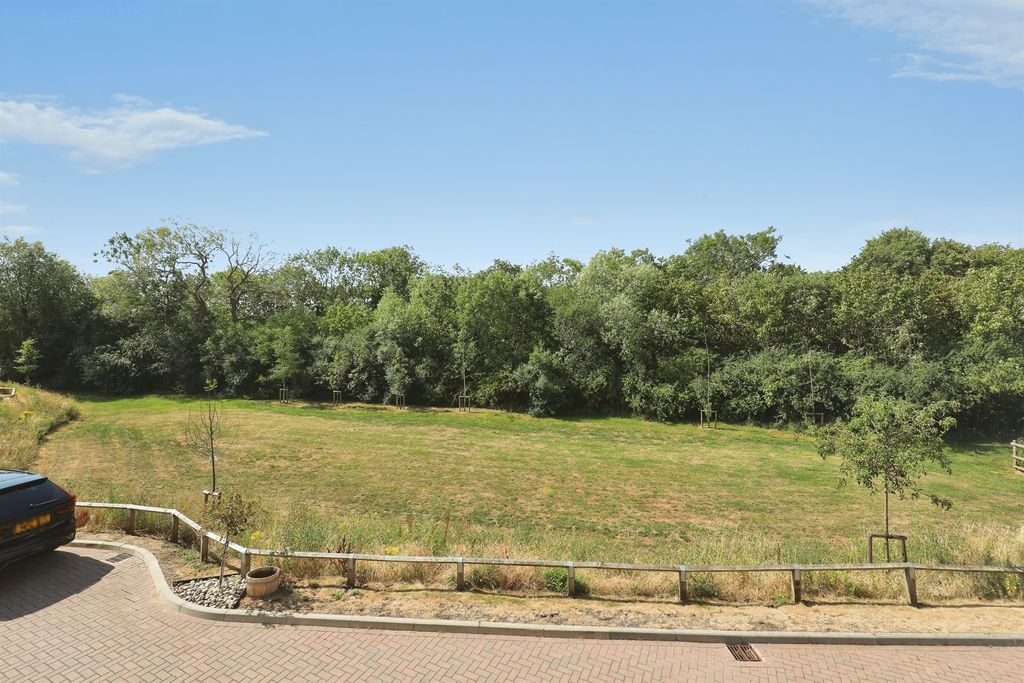 Property photo 3 of 22