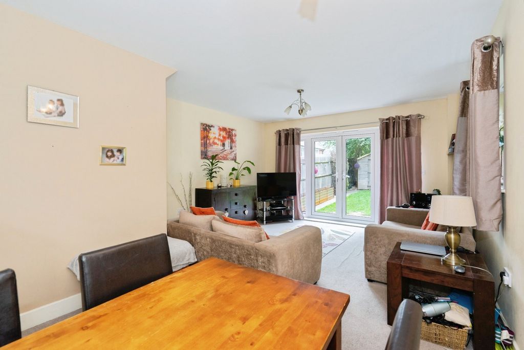 Property photo 3 of 16 Photo