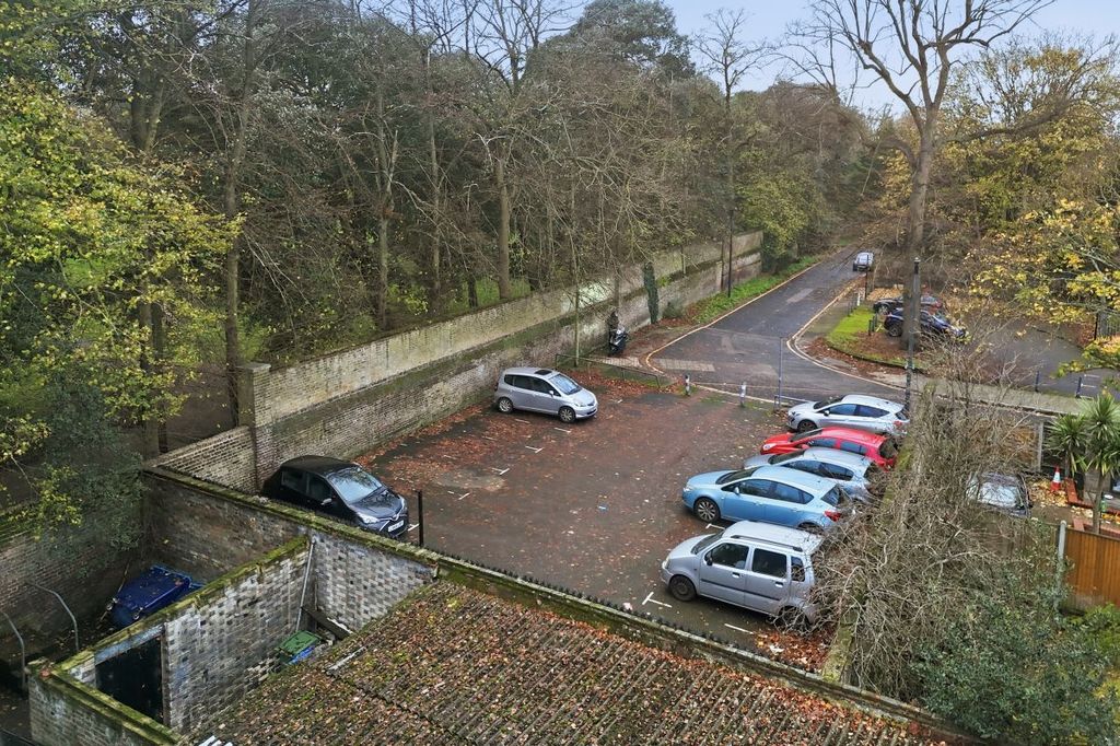 Property photo 3 of 7