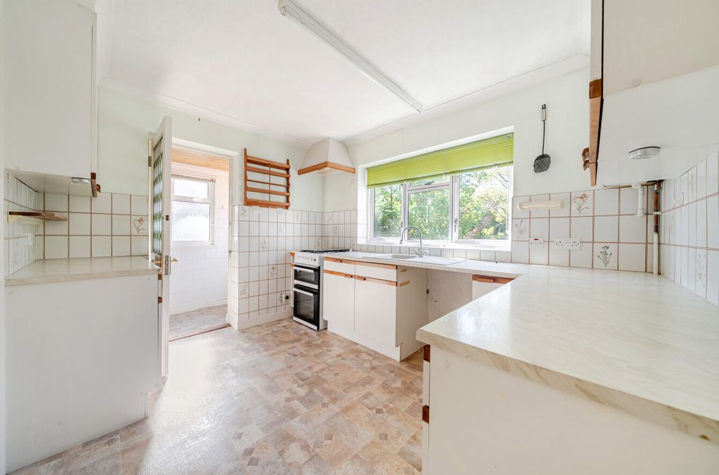 Property photo 2 of 23 1502494-10-6A7Ae8...