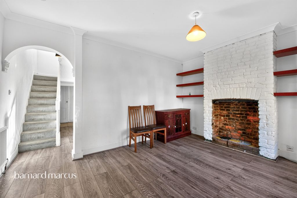 Property photo 3 of 12