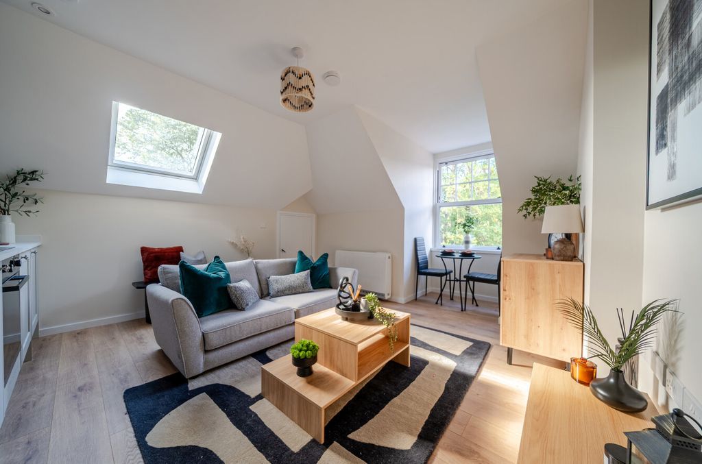 Property photo 3 of 11 1355498-18-68c411...