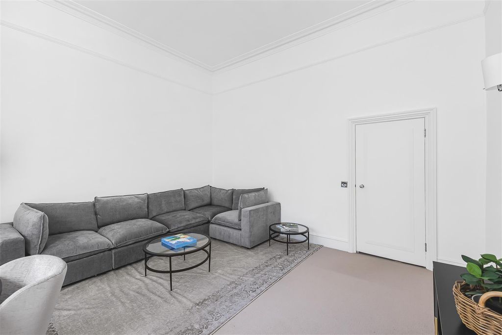 Property photo 3 of 20 6C9A4412.Jpg