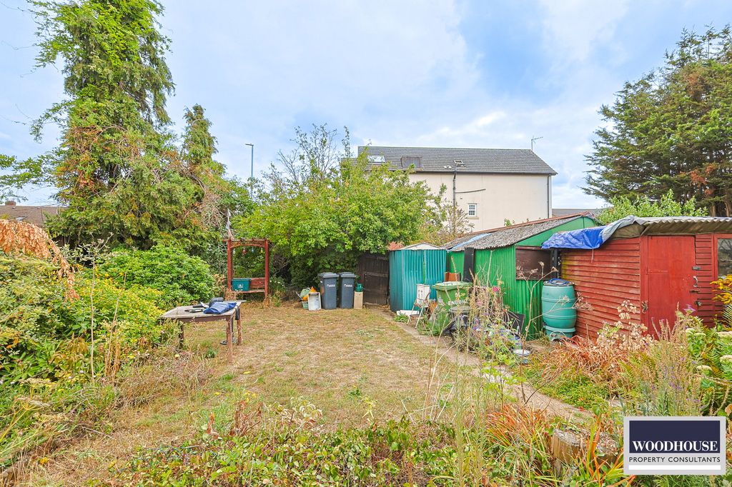 Property photo 3 of 6