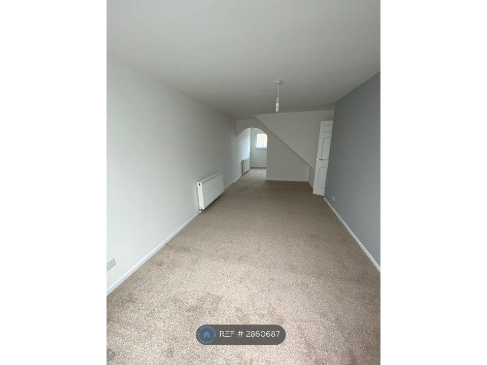 Property photo 2 of 11 Living Room