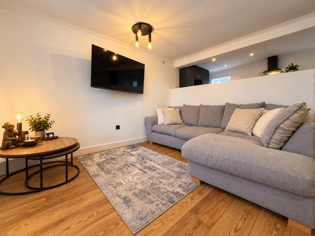 Property photo 2 of 14 10D54189-Aaa3-47A4-Af73-8253Fcee9B97
