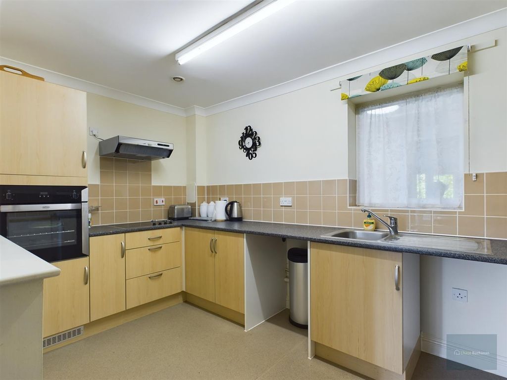 Property photo 3 of 32 Cam02540G0-Pr0076-St