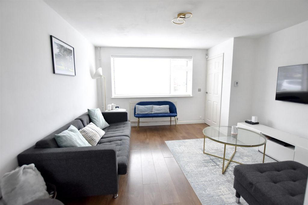 Property photo 3 of 13 Living Room