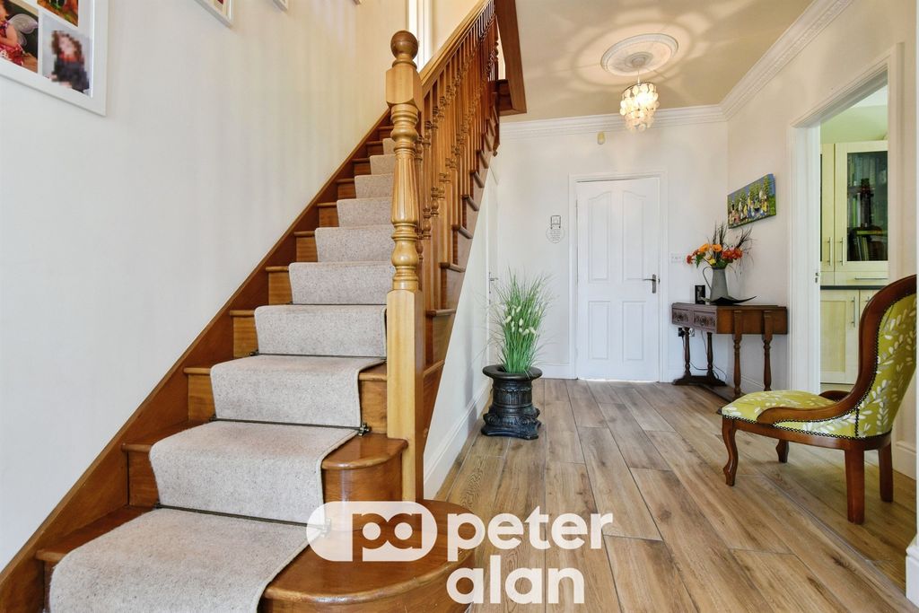 Property photo 3 of 37