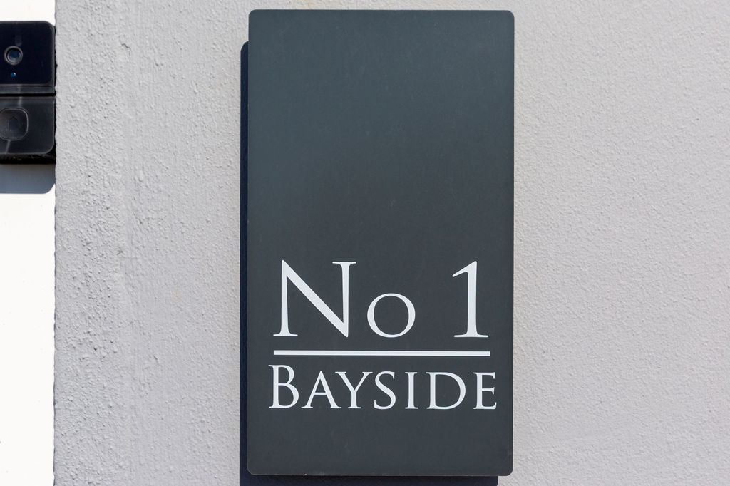 Property photo 2 of 40