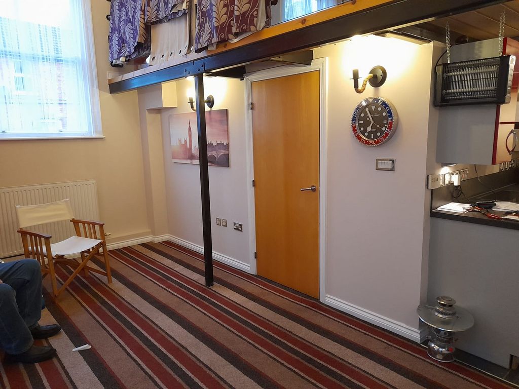 Property photo 3 of 9